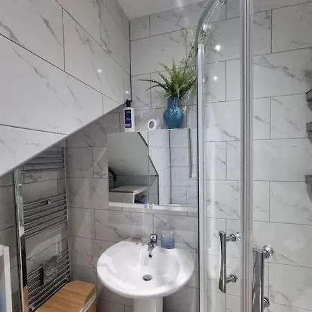 Cosy And Tranquil Home, Free Wifi, Parking Apartment Leeds (West Yorkshire)