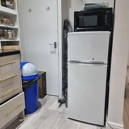 Cosy And Tranquil Home, Free Wifi, Parking * Leeds (West Yorkshire)