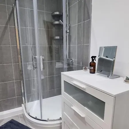 Apartment Cosy And Tranquil Home, Free Wifi, Parking